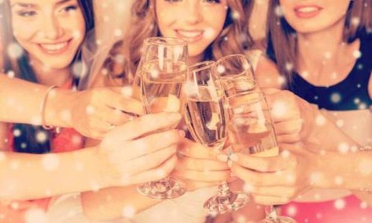 Bournemouth - Fizz and Food - Hen Party Activities