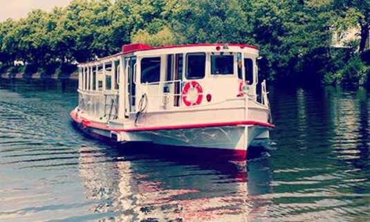 Budapest Hen Do Ideas and Activities - Private Boat Cruise
